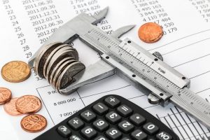 Looking for the cheapest time to hire movers means that you need to make several decisions at the same time that in the end will save you money.