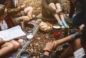 Acampar es una actividad maravillosa que puedes compartir con tus familiares y amigos.