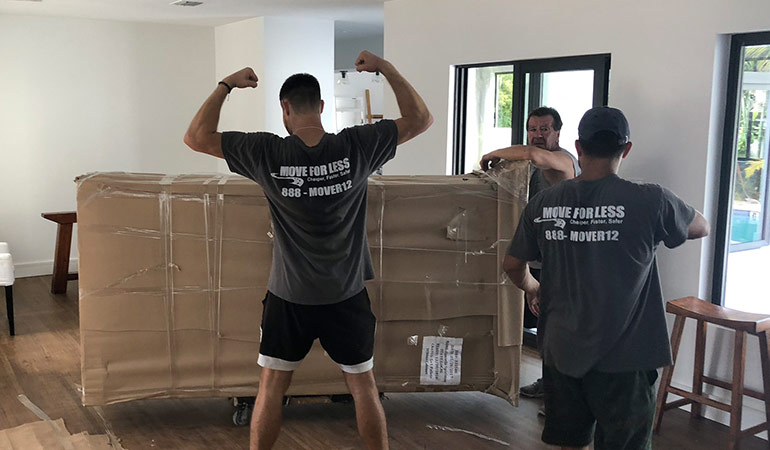 Miami Movers For Less at work.