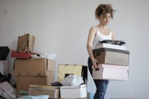 woman declutterin