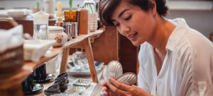 packing small shelf items for a relocation
