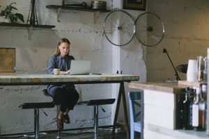 Find your moving company before you being packing your linens for relocation