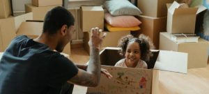 man using moving advice for single parents moving to Miami