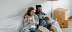 couple learning how to make interstate moving less stressful