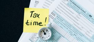 tax time sticky note