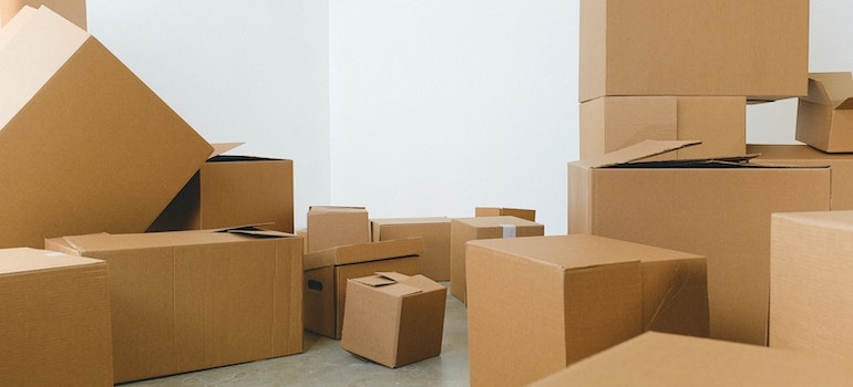 moving boxes when moving fish tank across the country