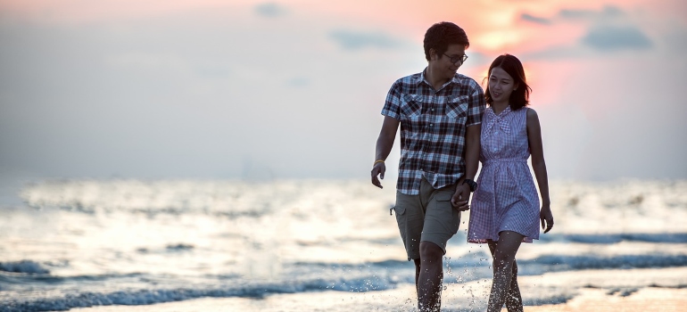 couple having a walk in one of the Best Florida cities for foreigners