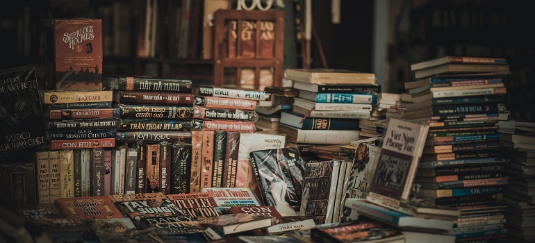 library with books in one of the hidden gems of Florida