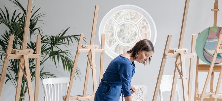 woman in an art gallery