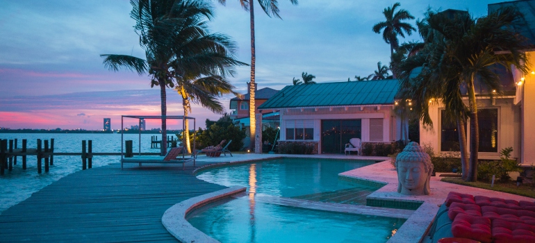 a home whose value is greater in Miami vs Coral Springs