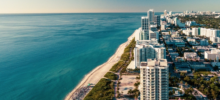 the Miami real estate near the ocean