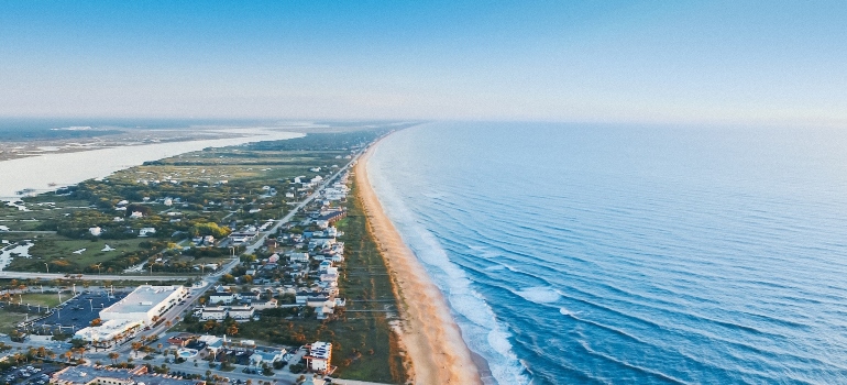 a beautiful beach as one of the reasons why expats love Florida