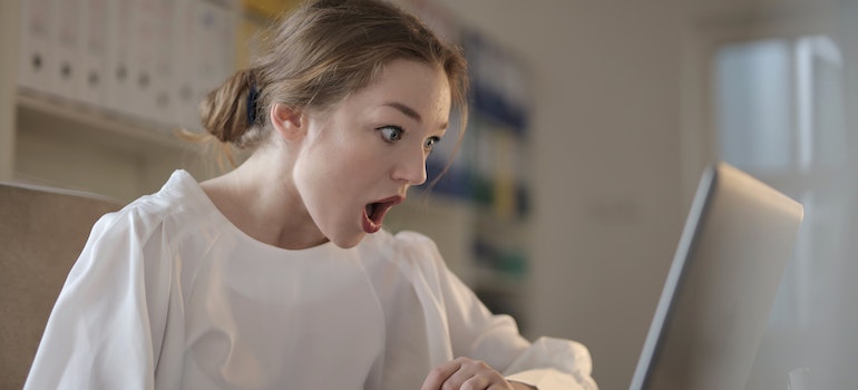 woman planning to move to Florida without a job