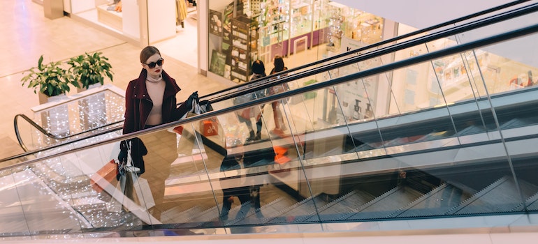 shopping mall