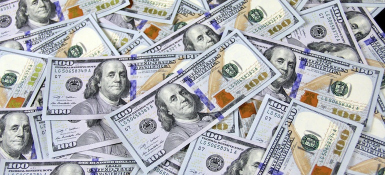 counting money before moving to Florida in 2023