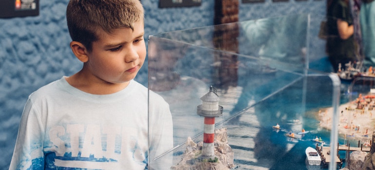 kid enjoying one of the family-friendly Miami activities after moving