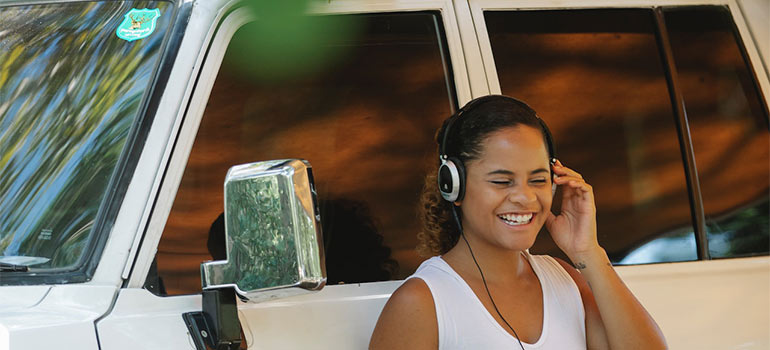listening music with headphones