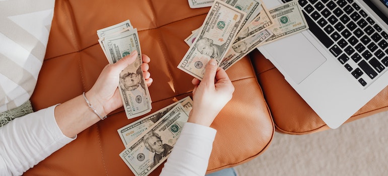 counting money before moving out for the first time