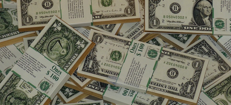 cash as one of the reasons why New Yorkers move to Florida