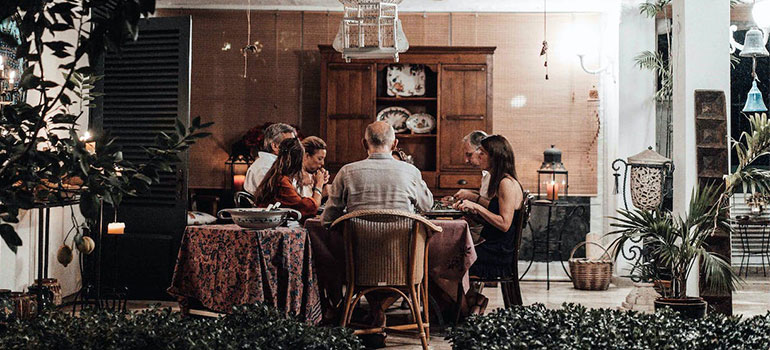 meeting before moving with a large family in Miami