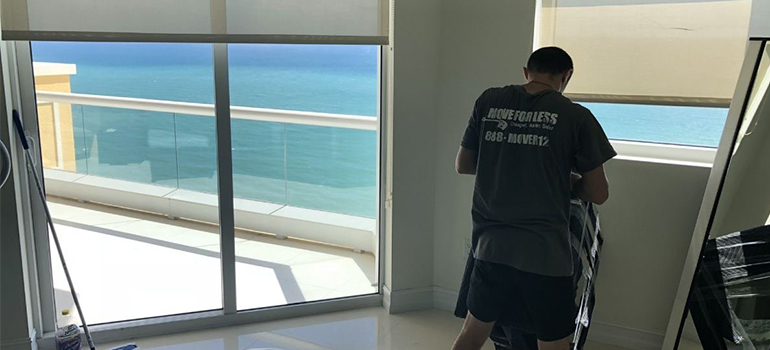 movers during same building moves in Sunny Isles Beach