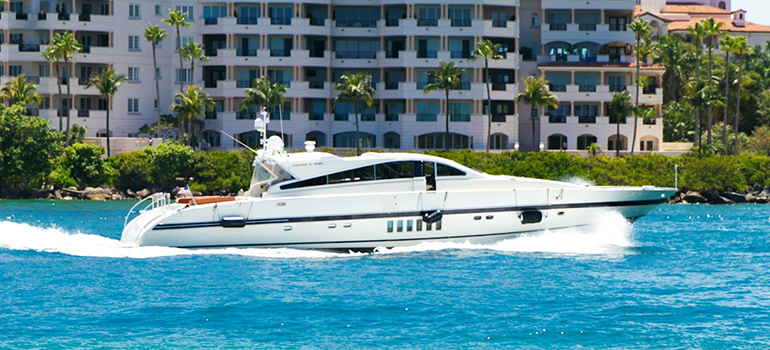 yacht docking in Hallandale Beach
