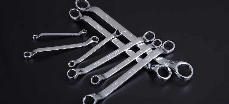 packing tools and thinking about the things you need to bring in your car when moving