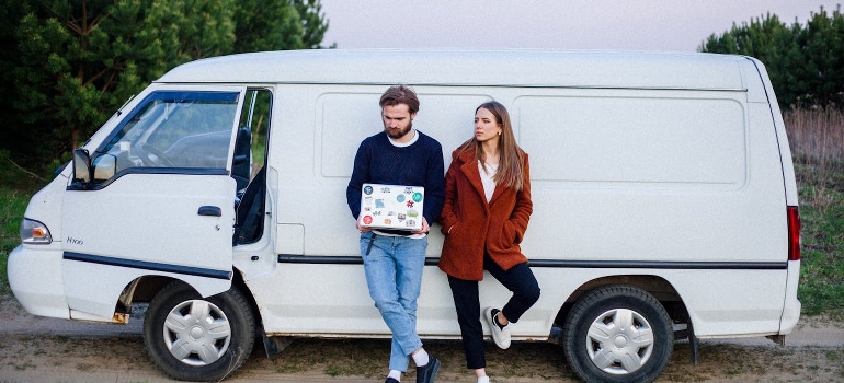 couple organizing a DIY relocation to Florida