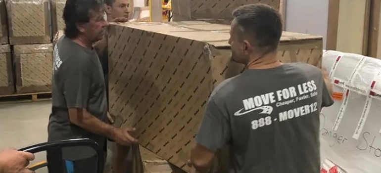 commercial movers Miami handling moving boxes