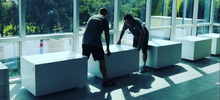 packing services in Miami handline furniture