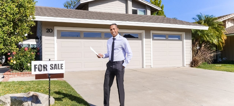 realtor selling home